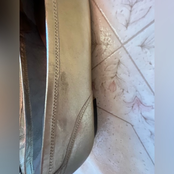 COPY - Elana Gold 9581 Metallic Gold Studded Leather Flats - size 7.5 - Picture 6 of 9